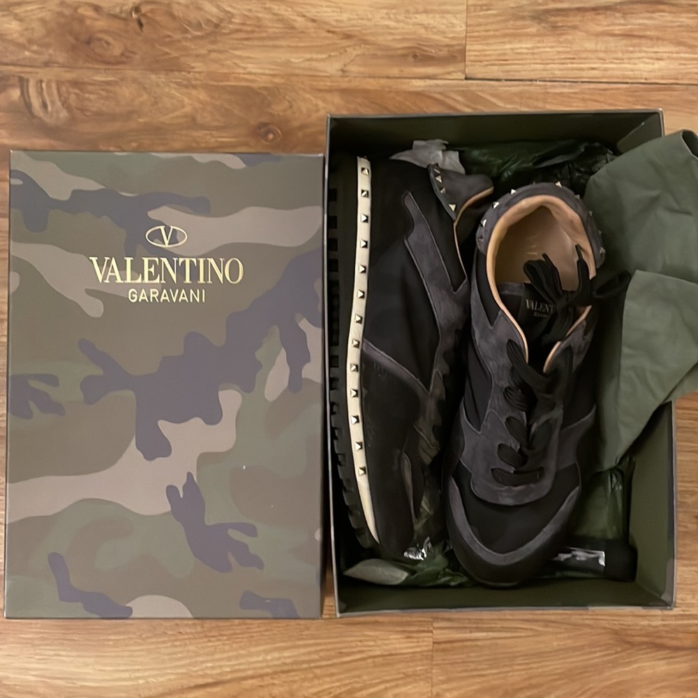Valentino Sneakers Size 8.5 Great Condition